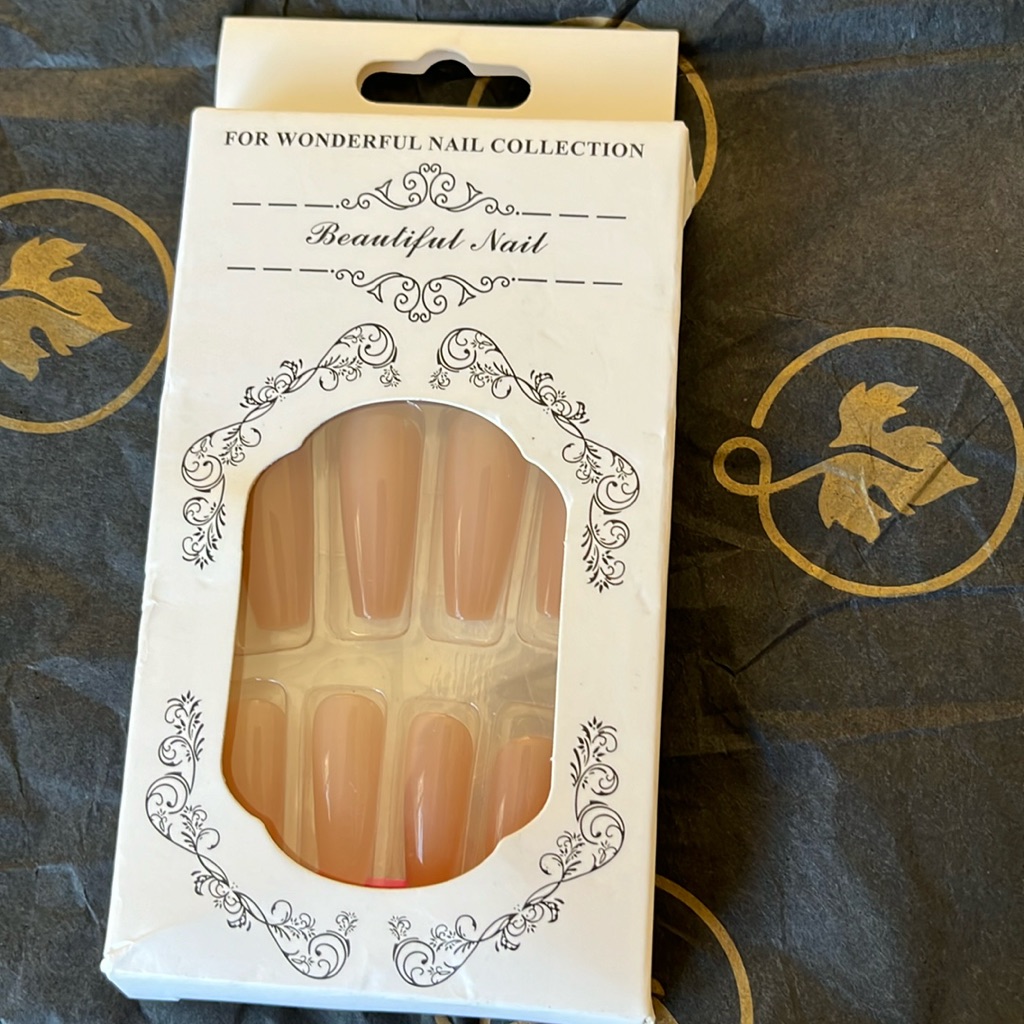Beautiful Long Lasting Press On Nails